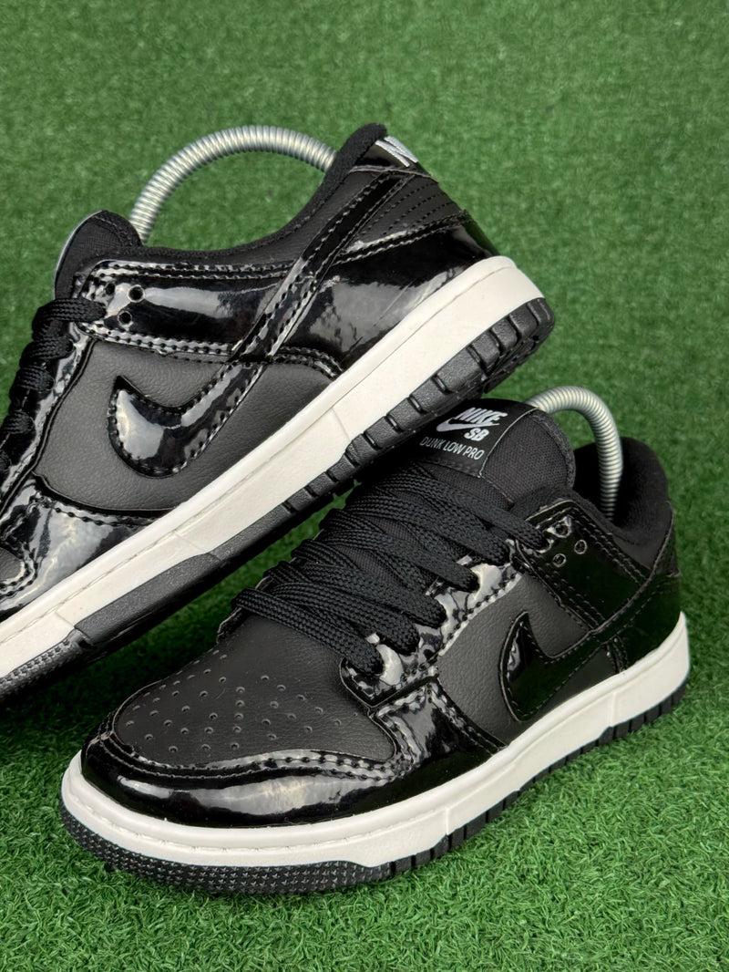 Tênis SB Dunk Low “Metallic Black”