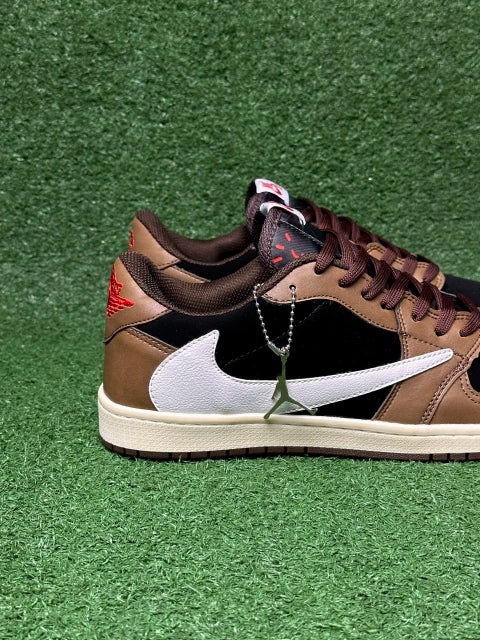 Tênis Air Jordan 1 Low x Travis Scott “Dark Mocha”
