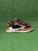 Tênis Air Jordan 1 Low x Travis Scott “Dark Mocha”