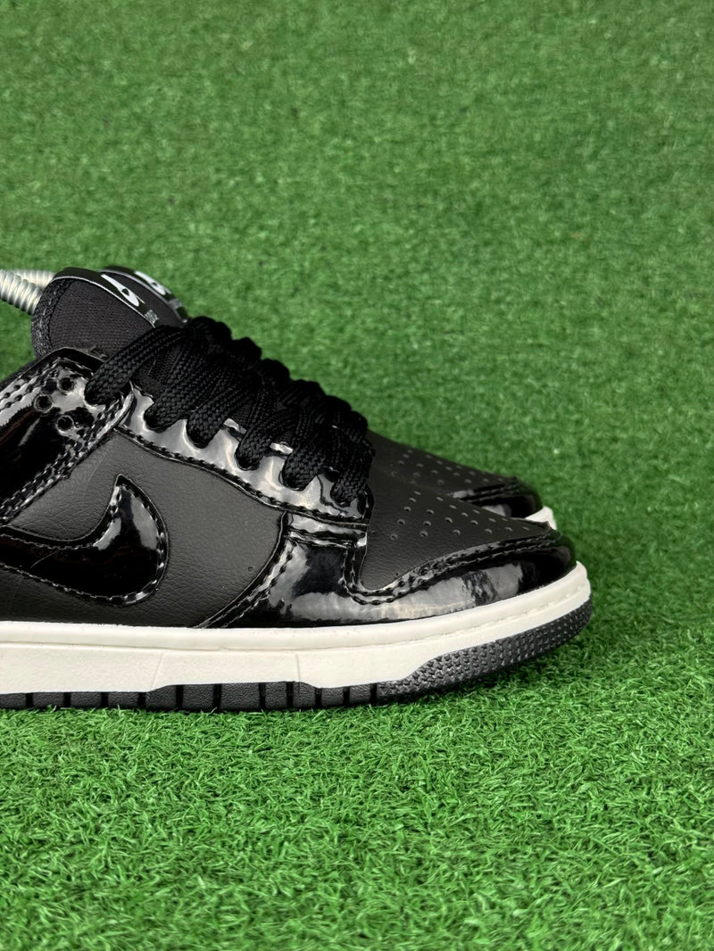 Tênis SB Dunk Low “Metallic Black”