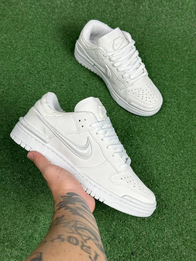 Tênis Nike SB Dunk Twist “ Branco”