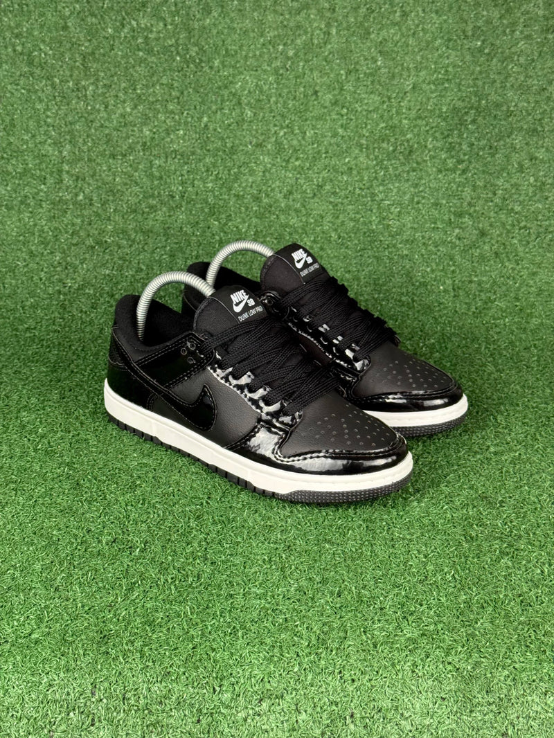 Tênis SB Dunk Low “Metallic Black”