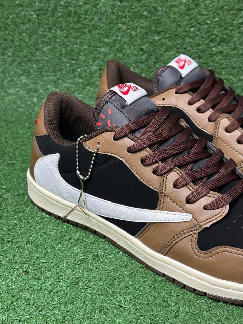 Tênis Air Jordan 1 Low x Travis Scott “Dark Mocha”