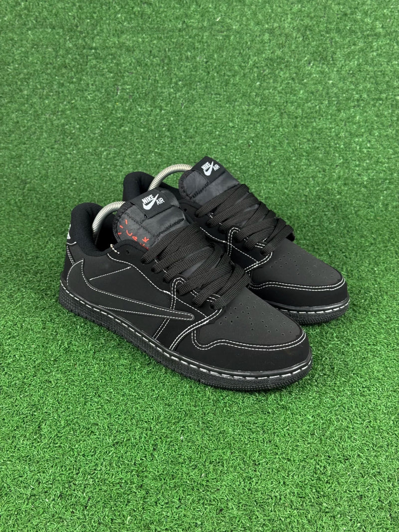 Tênis Air Jordan 1 Low x Travis Scott “Black Phantom”