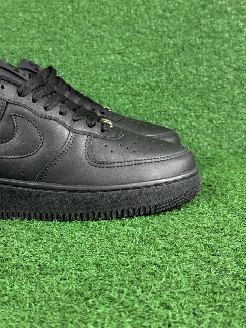Tênis Nike Air Force 1 “Preto”