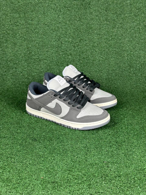 Tênis Nike SB Dunk “Light Carbon”