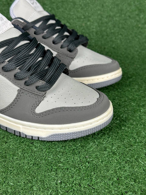 Tênis Nike SB Dunk “Light Carbon”